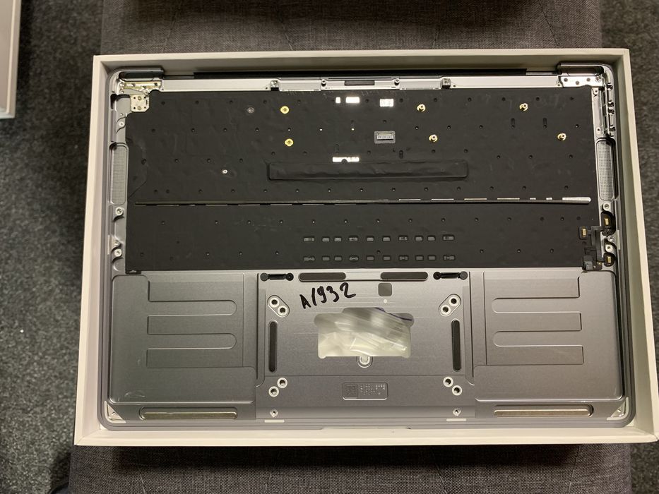 MacBook Air 13” A1932 2018-2019 топкейс и клавиатура, space gray