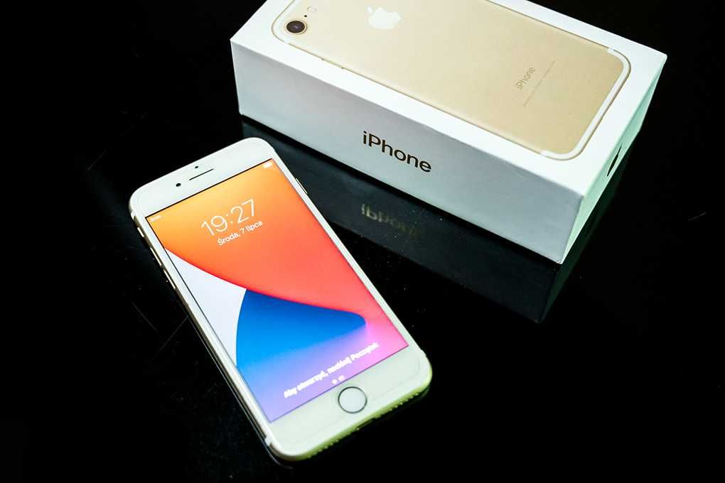 iPhone 7 /32 GB Gold