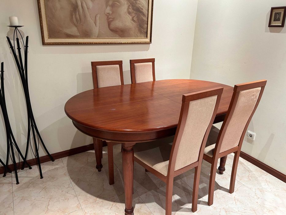 Mesa em cerejeira maciça e 4 cadeiras