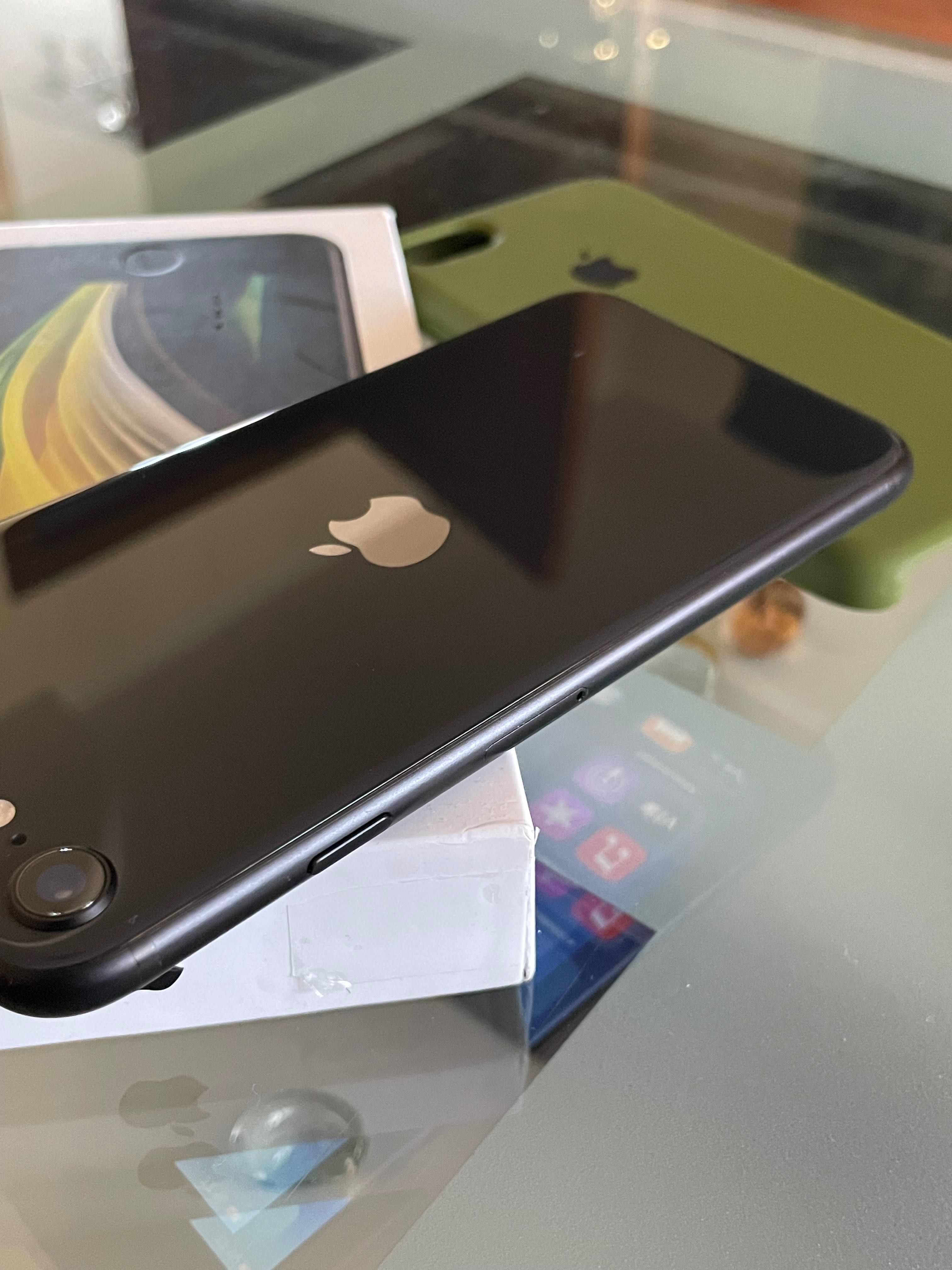iPhone SE 2020 Black Neverlock