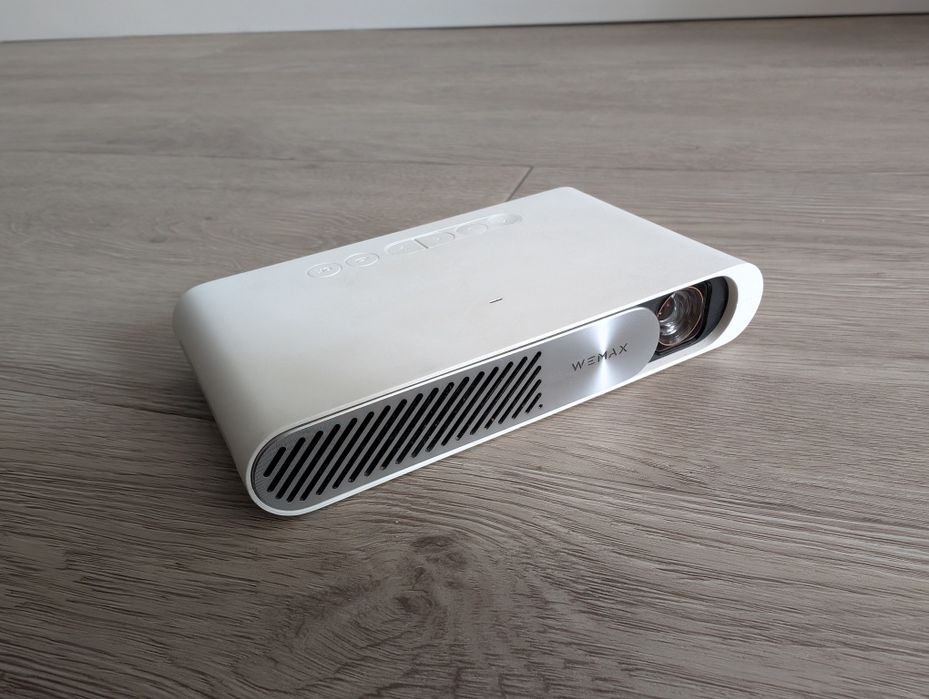 Портативний Wemax GO 300 Class 1 Laser projector 1920*1080 (нюанс)