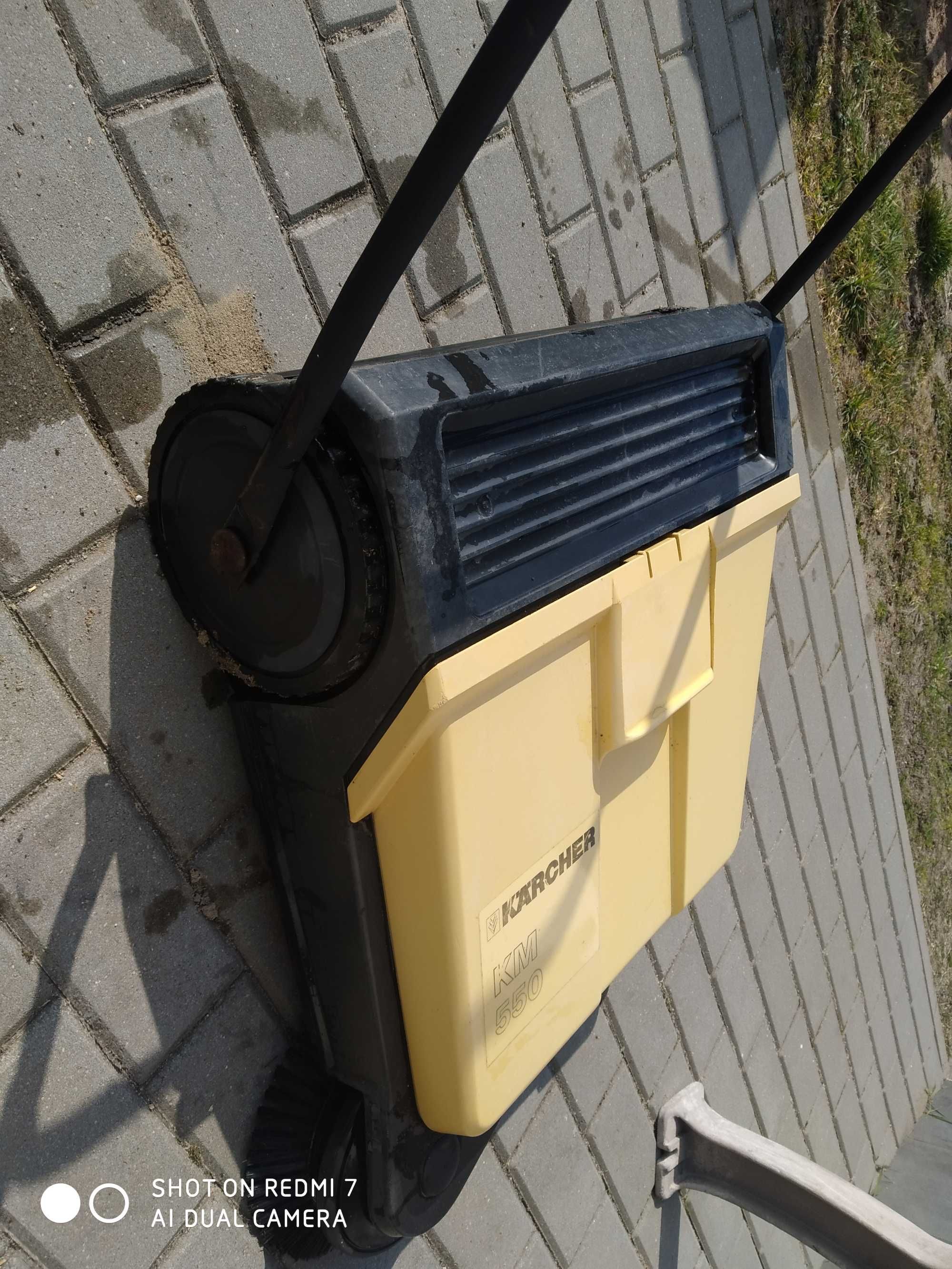 Zamiatarka KARCHER KM550