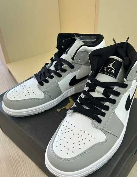 Nike Air Jordan 1 Mid Light Smoke Grey Eu40