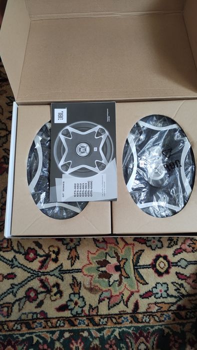 Продам новые колонки GBL