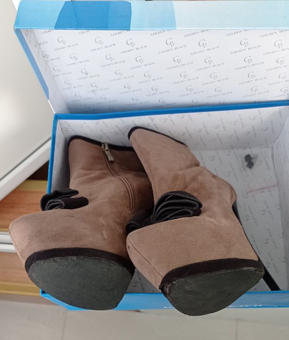 Безкоштовно жіноче взуття