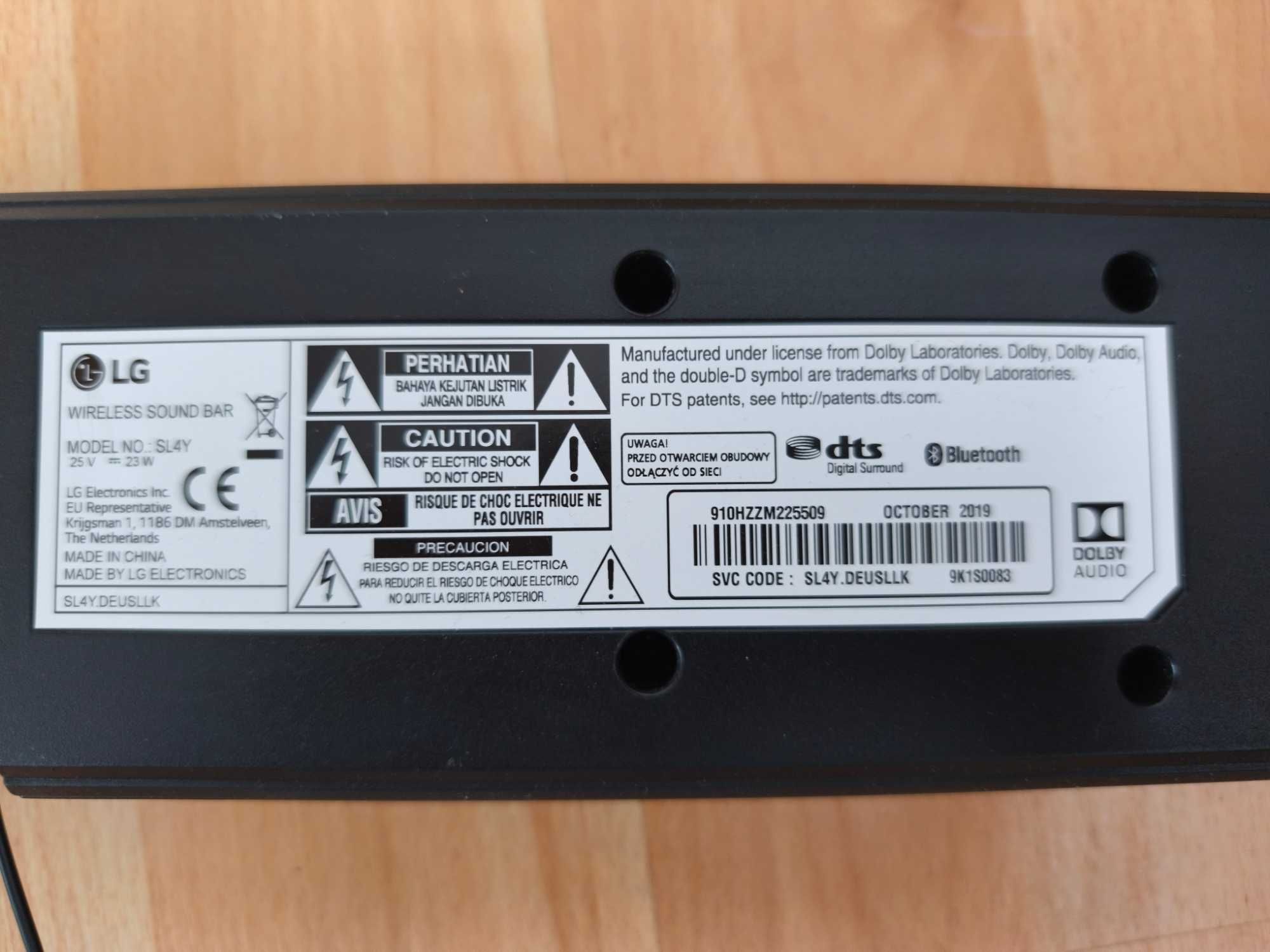 LG Soundbar SL4Y + Subwoofer SPH4B-W + pilot