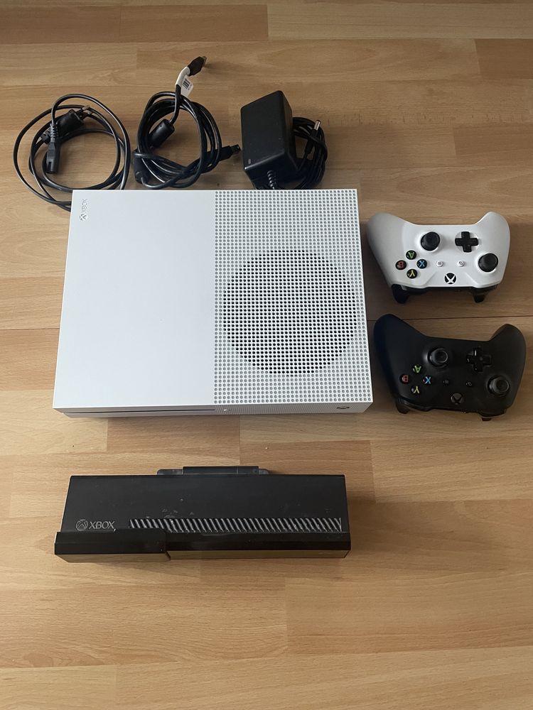 XBOX one s biały 1TB  + gry 9 sztuk