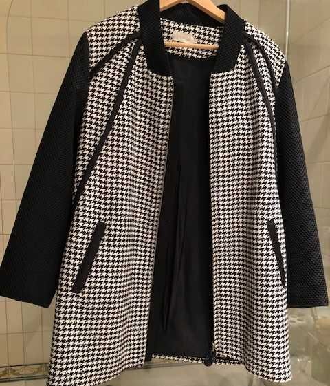 Elegante casaco senhora, preto e branco, marca Hongo.
