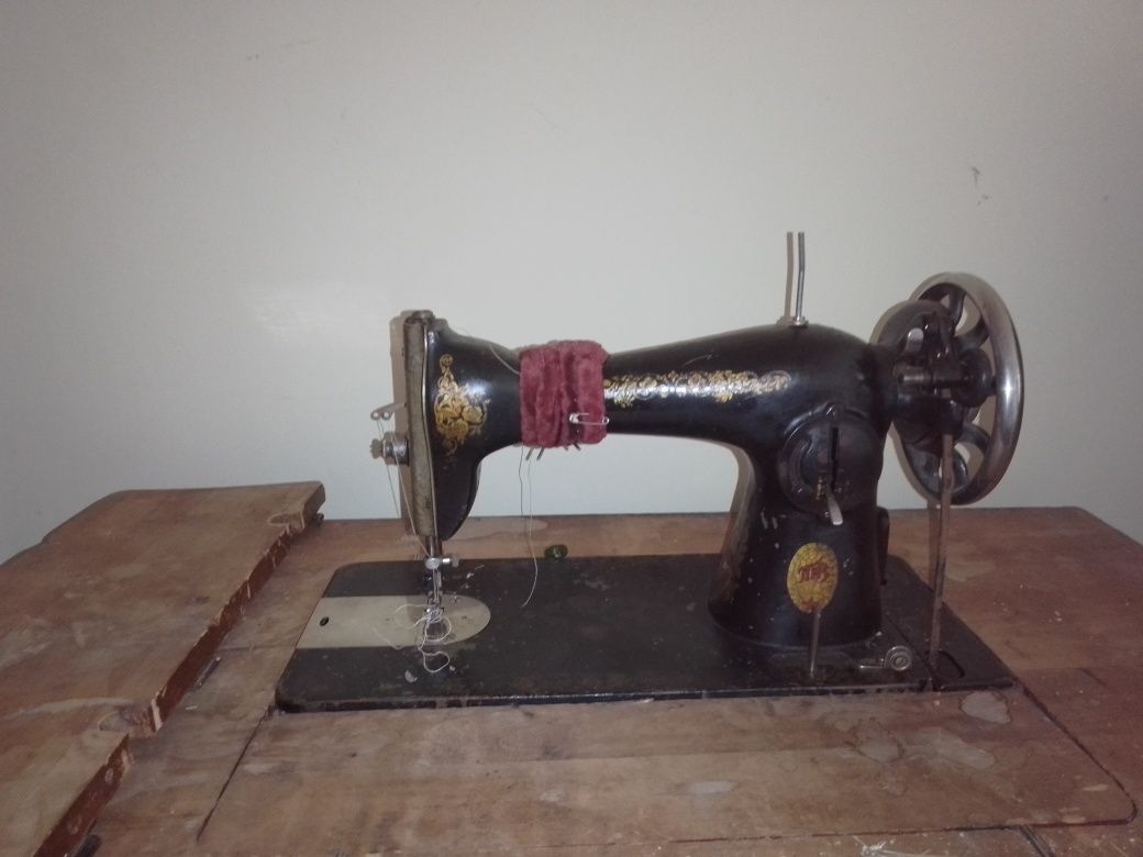 Швейна машинка Zunger
