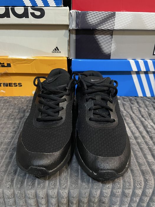 Кросівки Nike  Revolution 7 38,5(24см) оригінал