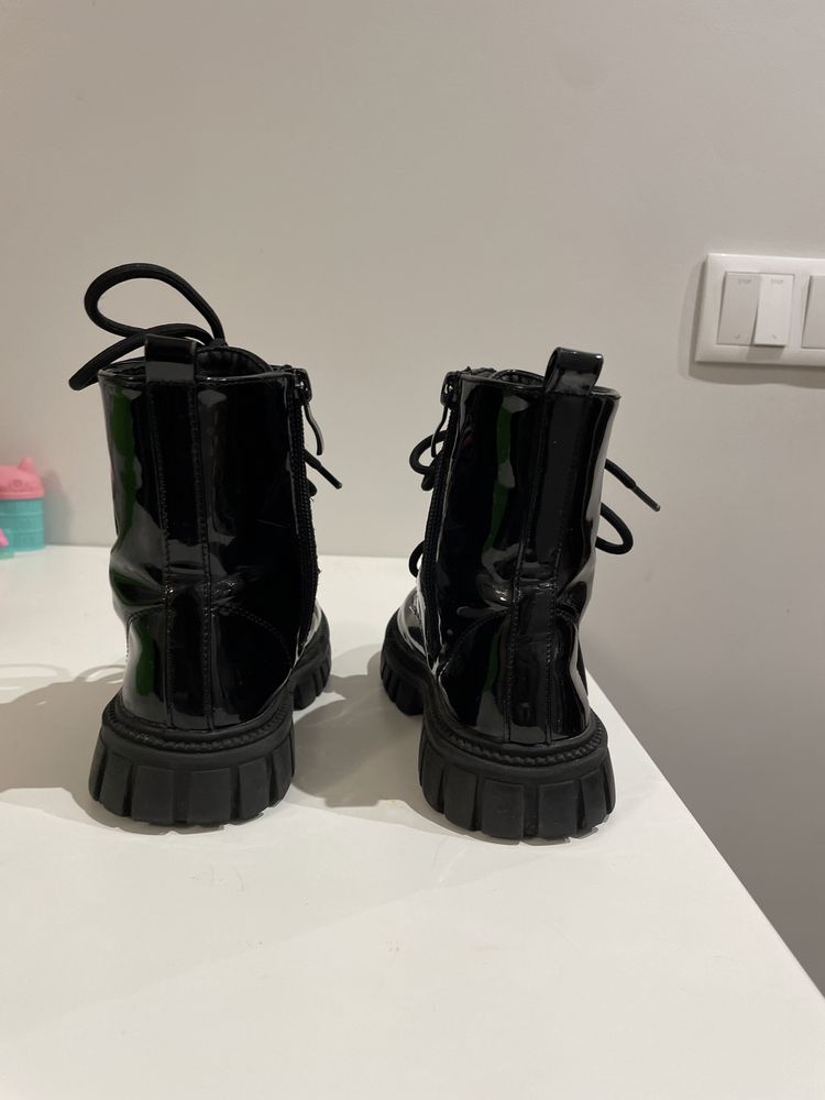 botas pretas verniz sola grossa
