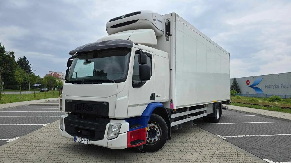 Volvo FE 250 WINDA UDT AGREGAT Thermoking  Chłodnia nowe akumulatory stan bdb