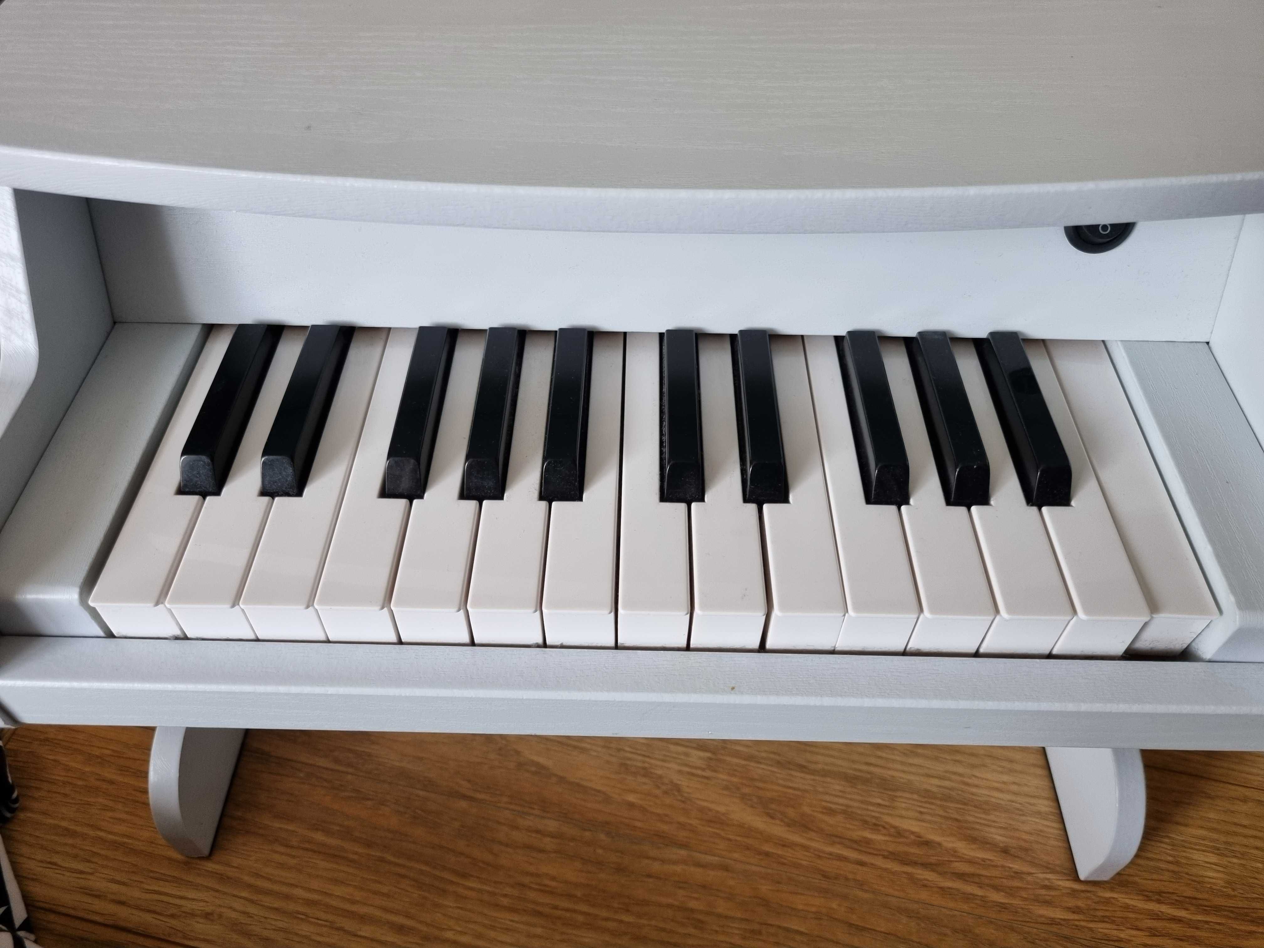 Pianino dziedzięce  lidl drewniane  pianinko