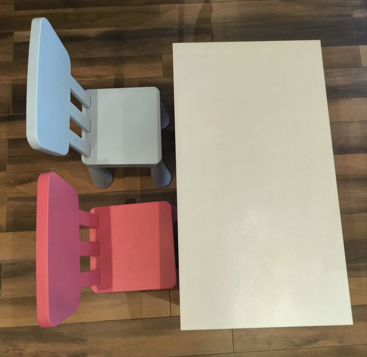 IKEA SMASTAD Ławka, biórko białe  90x50x48 + krzesełka MAMMUT
Ławka, b