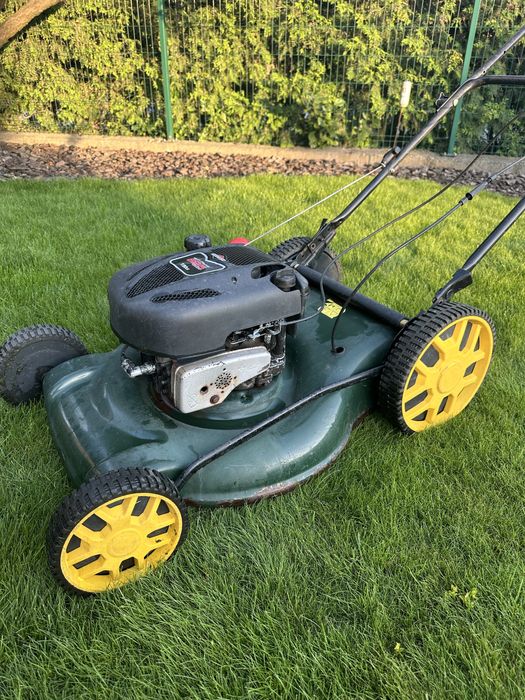 Самохідна газонокосарка Briggs & Stratton