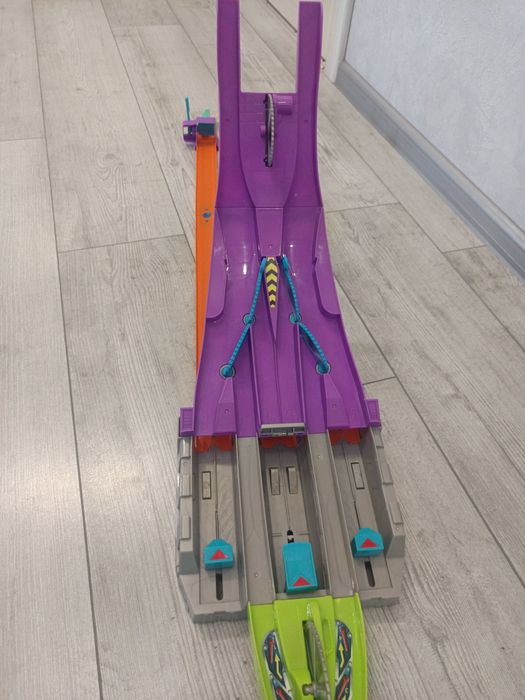 Трек Hot Wheels Блискавичні половинки Гострі леза