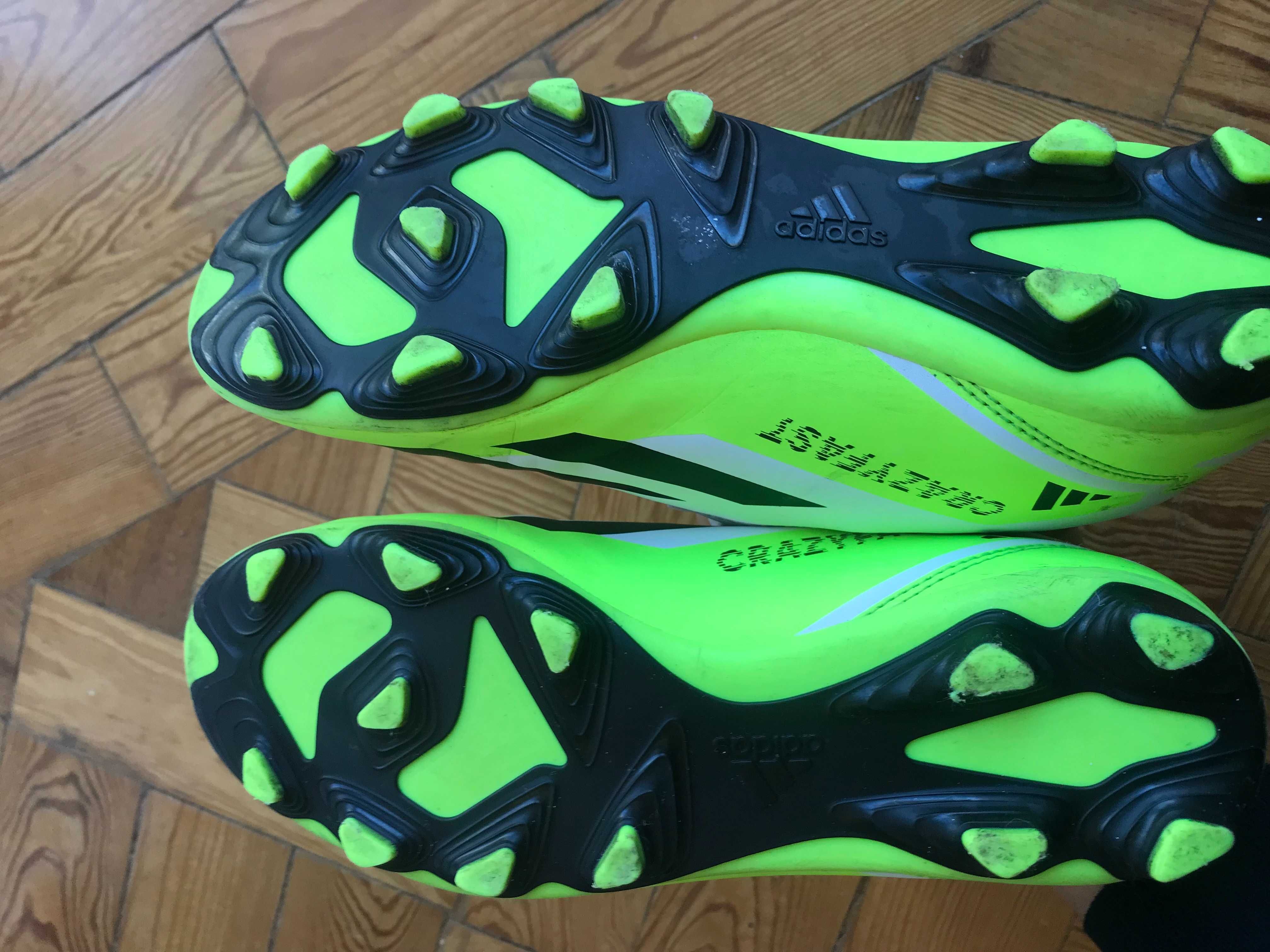 Chuteiras Adidas com pitons (Piso firme) 38