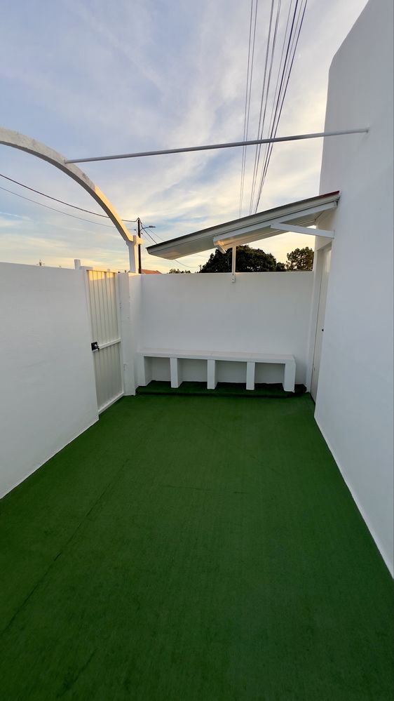 Arrendo quarto de SOLTEIRO ( uma pessoa )