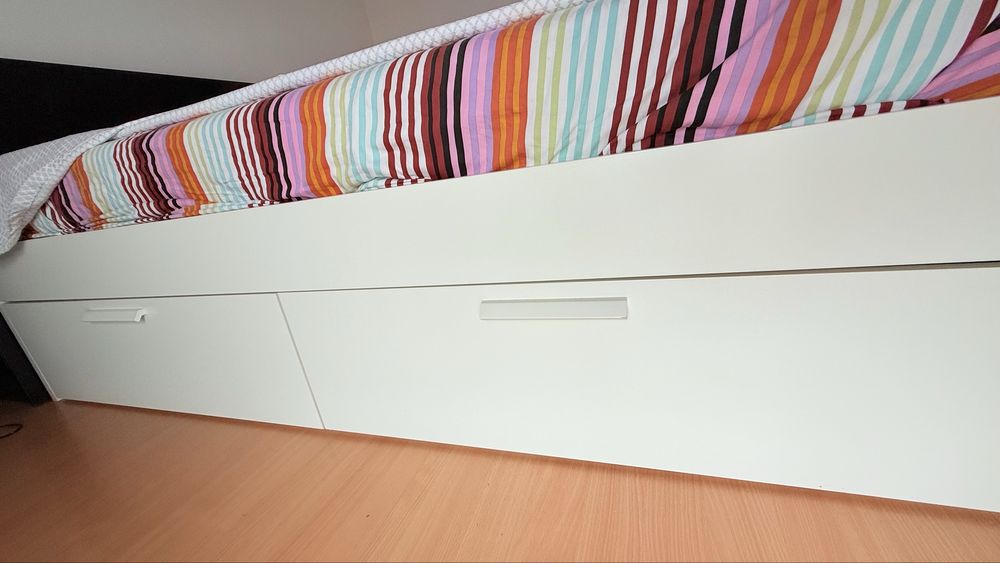 Cama casal IKEA c/gavetas com cabeceira