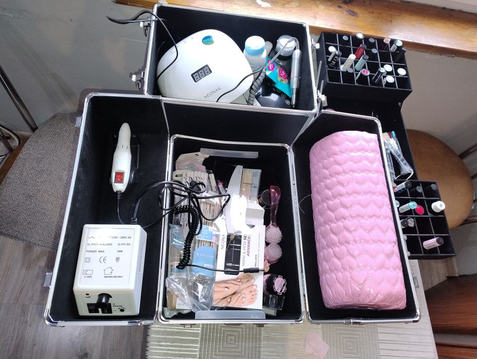 Zestaw do paznokci hybrydowych i żelowych