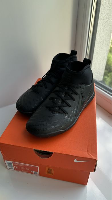 Бутси Сороконіжки футбольне взуття Nike Phantom Luna 2 оригінал