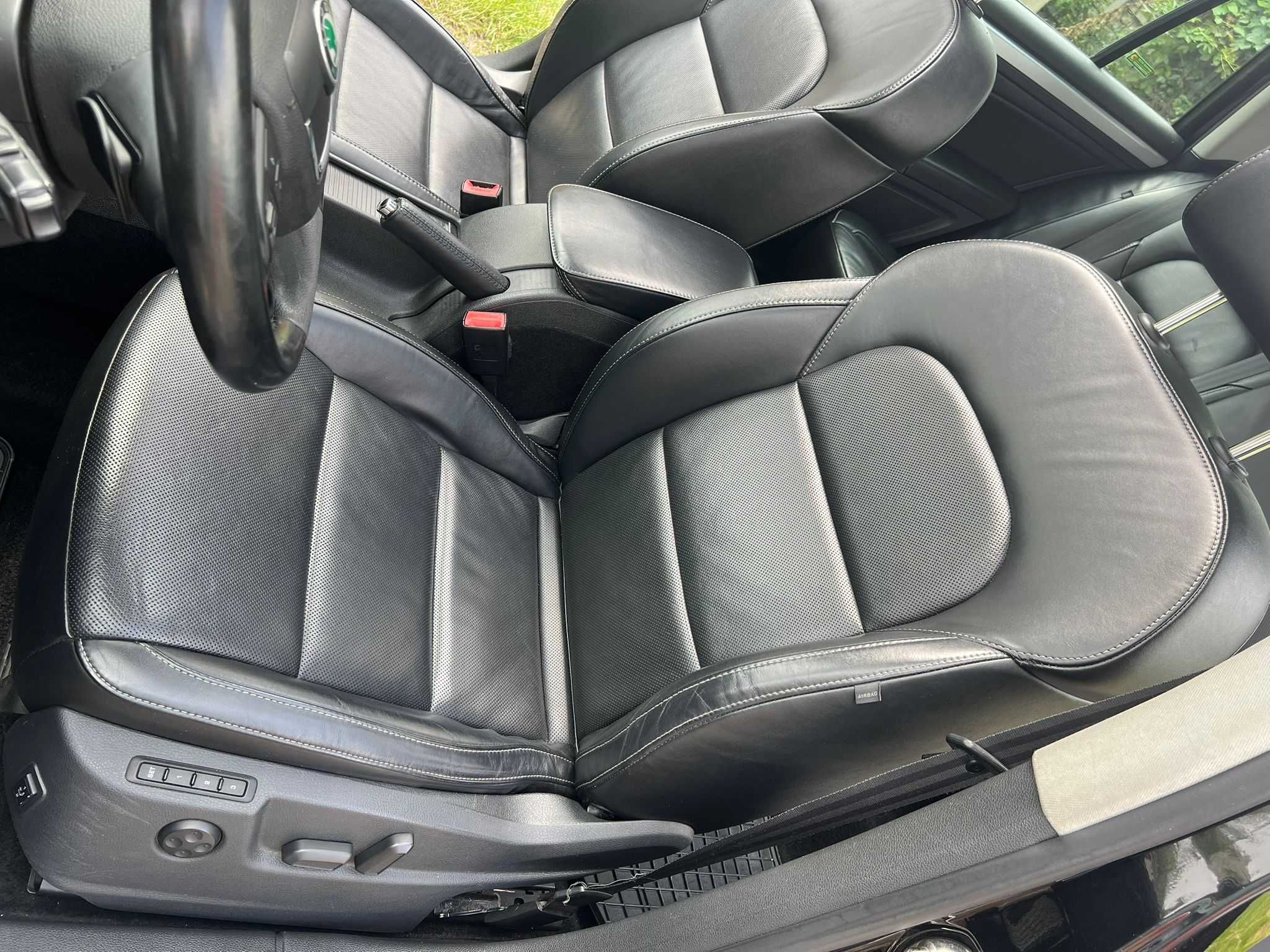 Skoda Superb 170KM*BiXenon*Skóra*Panorama*Wentyle*F1*DSG*El.Klap*Chrom