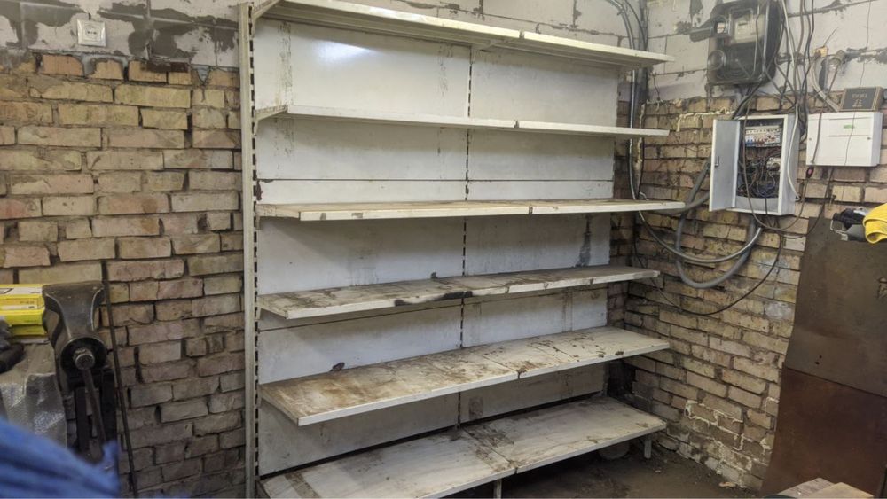 Стелаж металевий з навісними полицями стелаж с полочками