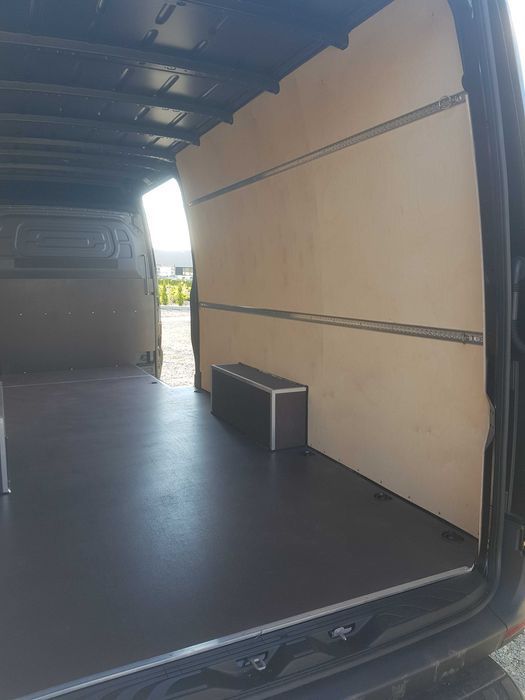 Mercedes Sprinter L4H2 Zabudowy standard ze sklejki do aut dostawczych