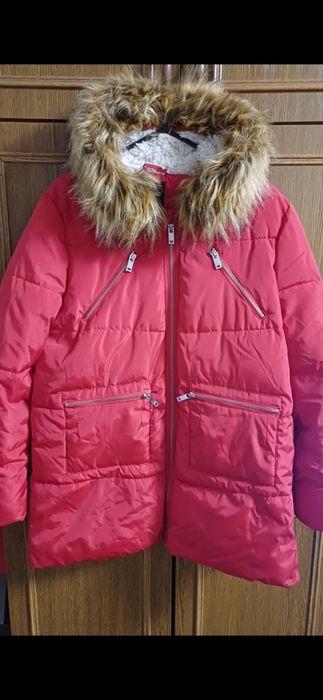 Женский красный пуховик