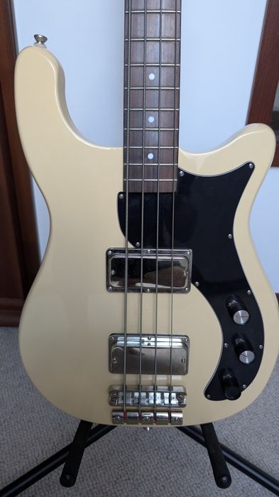 Gitara basowa Epiphone Embassy PRO Bass w kolorze Antique Ivory