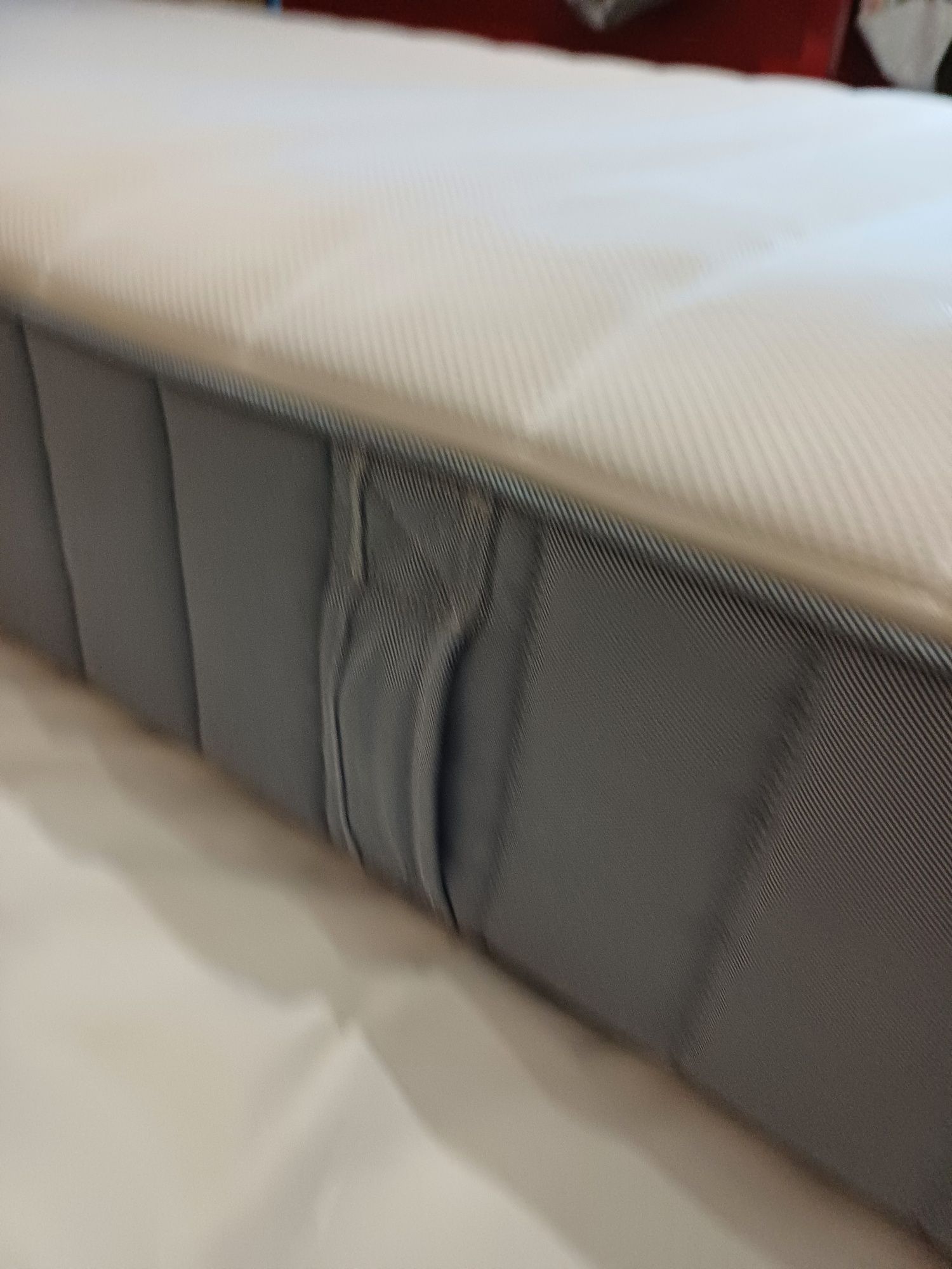 Materac Valevag 200 90 ikea  sprężyny średnio twardy.