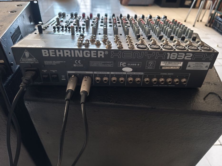 PA completo com Colunas, Mesa de Mistura e Amplificador