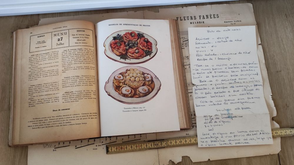 Cozinheira Ideal Alda Azevedo - Livro Culinária Antigo 
de Alda de Aze