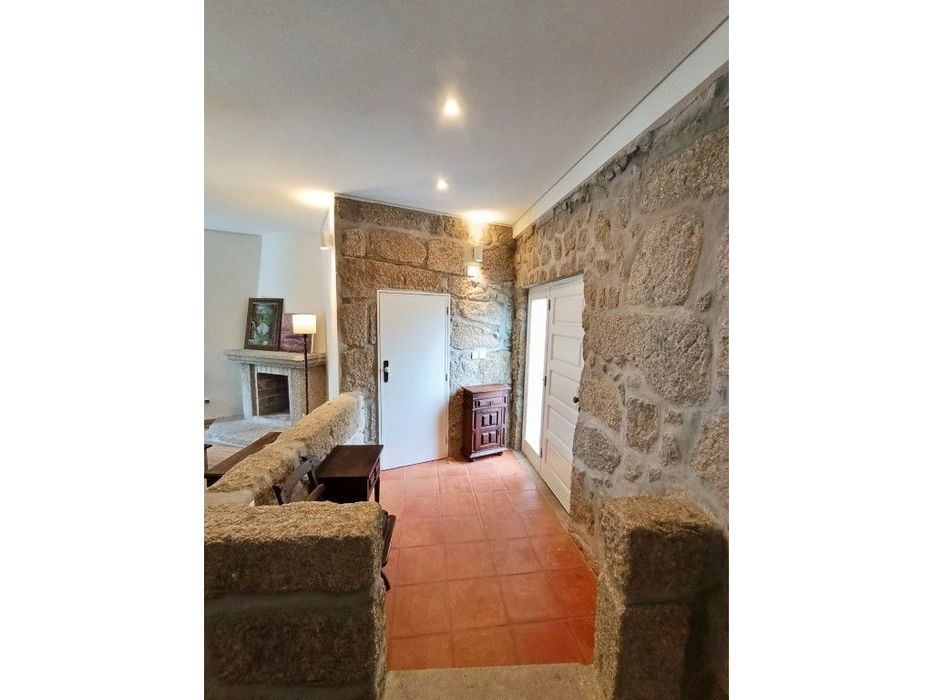 Moradia T1 nova próxima do metro