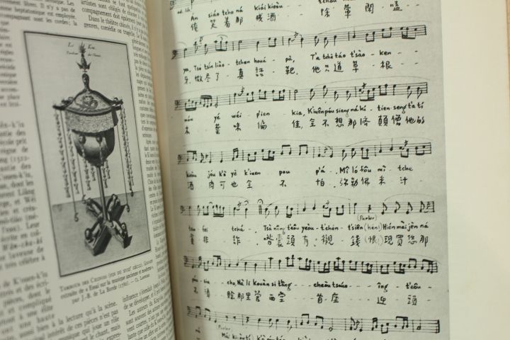 La musique des origines a nos jours - Larousse Livro Raro 1946