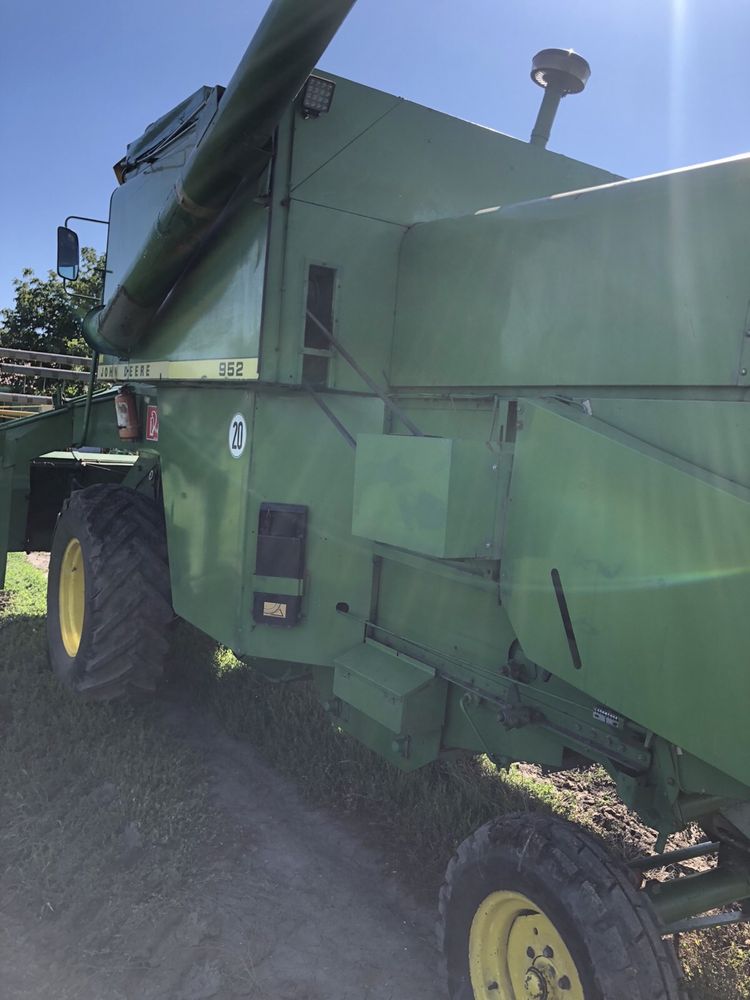 Продам комбайн John Deere 952