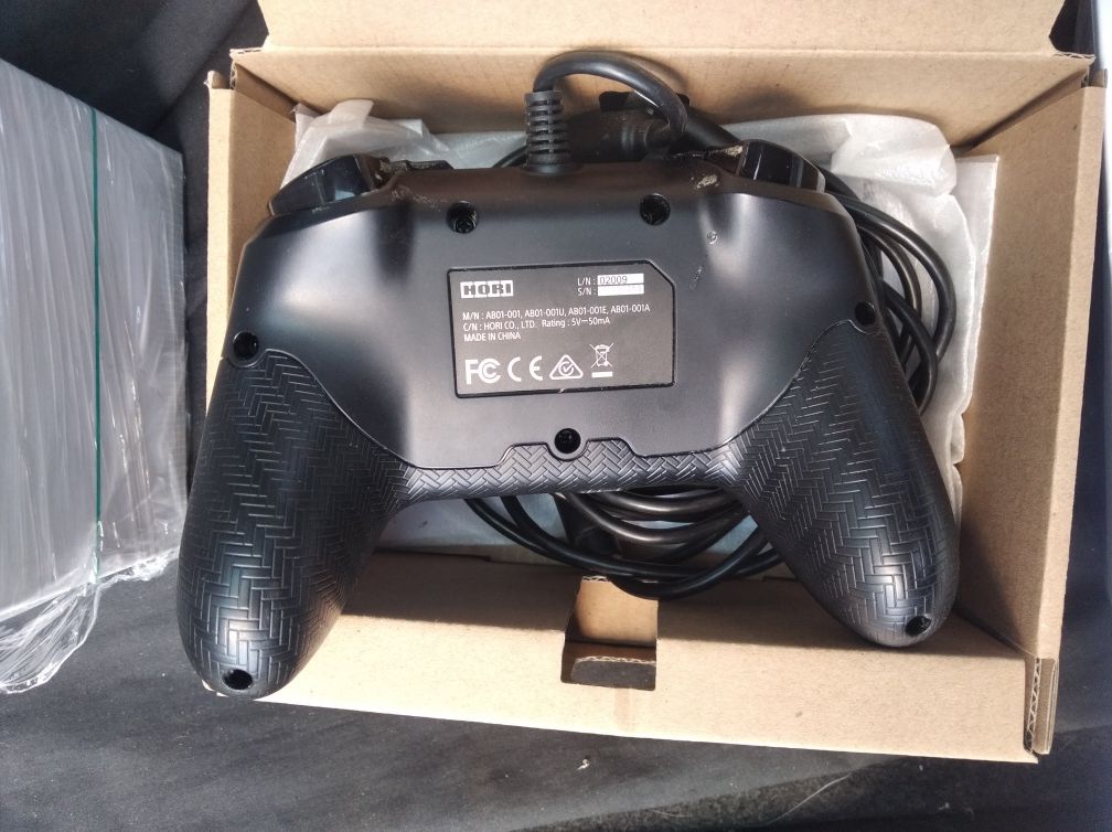 Геймпад Xbox One.