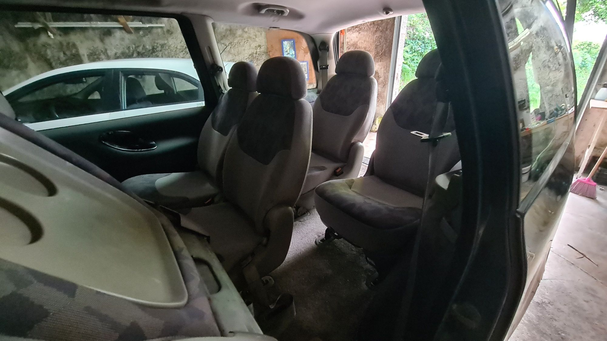 Ford galaxy 1.9 tdi 7 lugares troco
