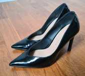 Sprzedam piękne buty na obcasie roz 39 ZARA
