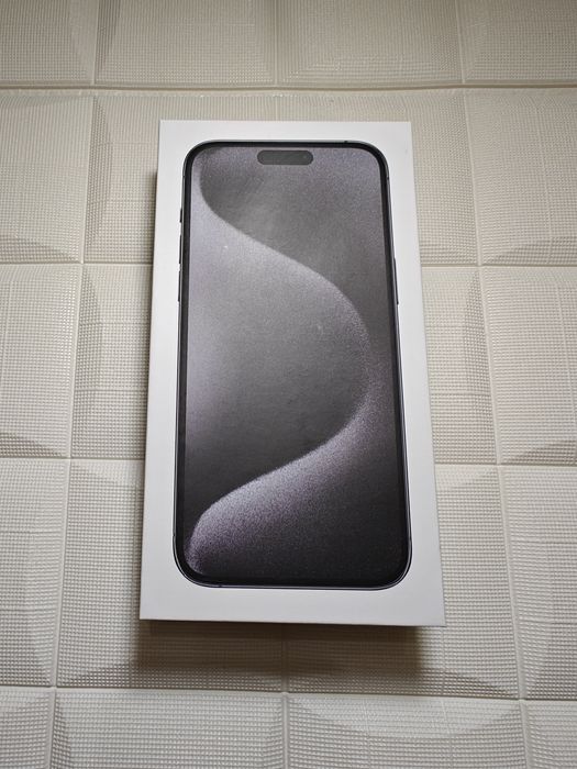 iPhone 15 Pro Max, Black Titanium