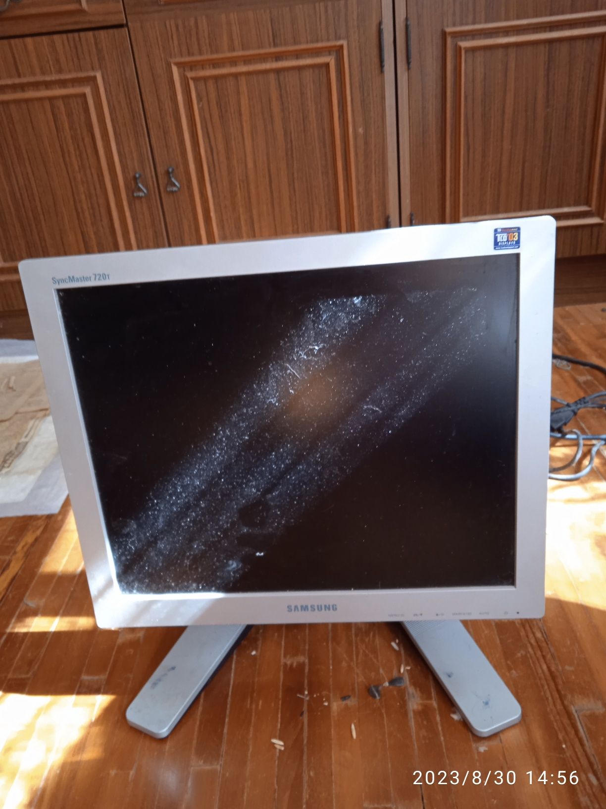 Монитор Samsung SyncMaster 720T