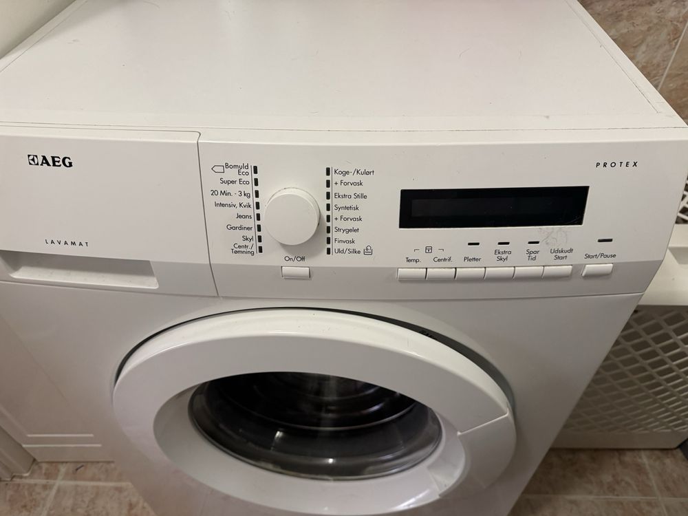 Продам пральну машинку AEG