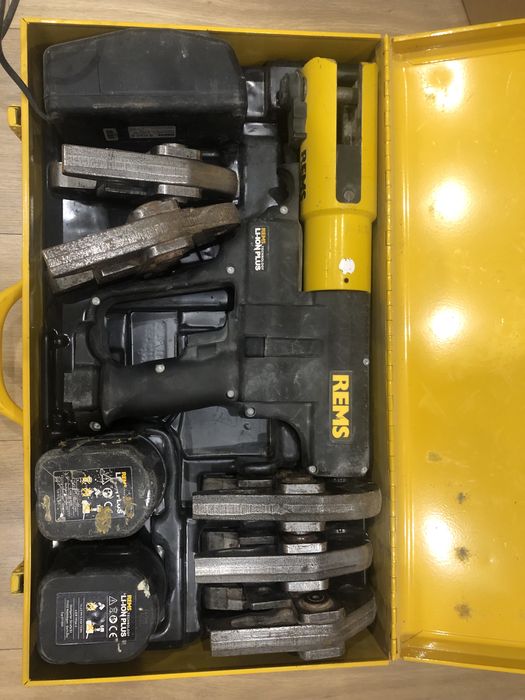 Rems akku-press 14.4V-20A/2022r/5 szt szczek,2 baterie i ładowarka