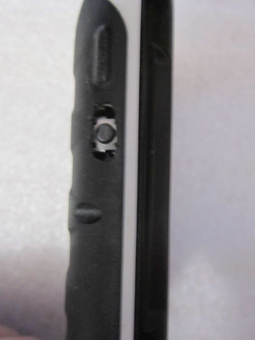 Nawigacja Rowerowa Teasi ONE wada urwana końcówka przycisku włącznika