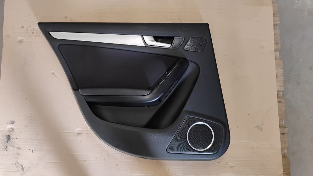 Audi a4 B8 boczek lewy tył bang olufsen