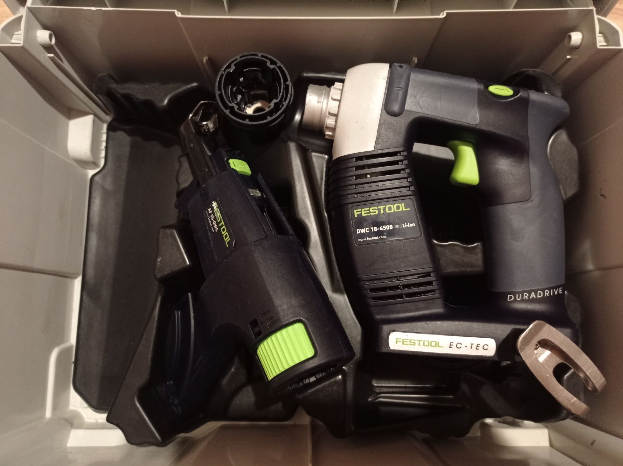 Frezarka do renowacji SAF750 oraz inne narzędzia Festool