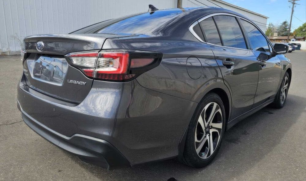 Subaru Legacy Limited      2022