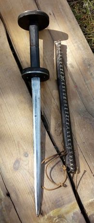 Sztylet rycerski tarczkowy rondel dagger kuty i hartowany ostry