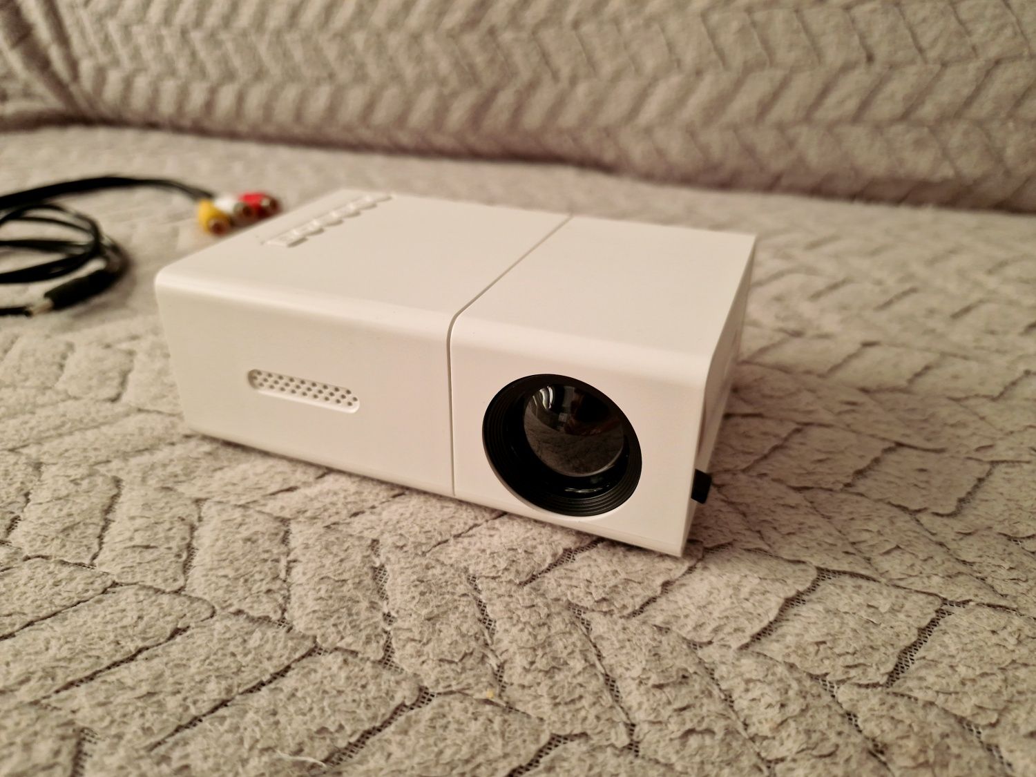 Mini Projektor LED YG300