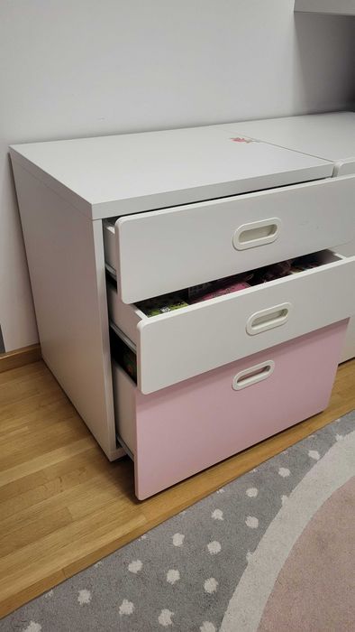 Niska szafka z 3 szufladami dla dziewczynki IKEA